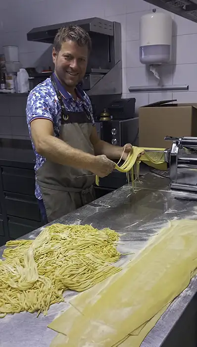 Produktion der hausgemachten Bandnudeln
